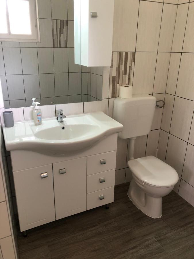 Tisza-Kert Apartmanok ทิสซาฟือแรด ภายนอก รูปภาพ