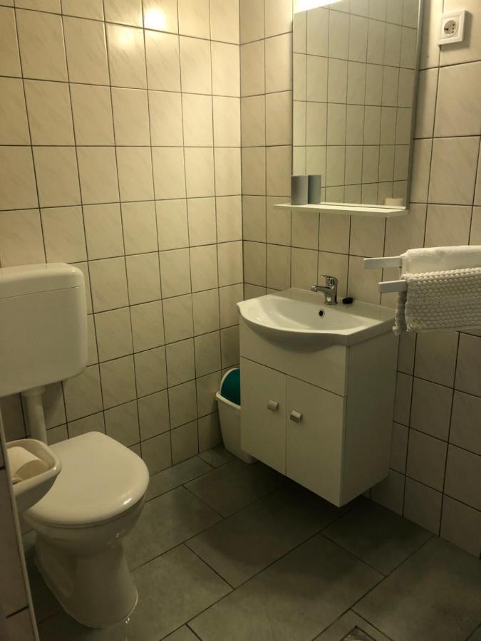 Tisza-Kert Apartmanok ทิสซาฟือแรด ภายนอก รูปภาพ