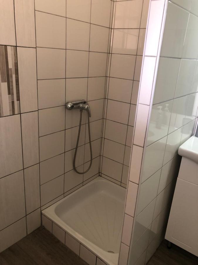 Tisza-Kert Apartmanok ทิสซาฟือแรด ภายนอก รูปภาพ